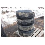 (4) LT275/65R18 Tires (4) LT275/65R18 Tires