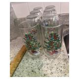 8 Christmas tree glasses