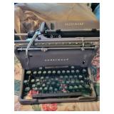 Antique underwood typewriter