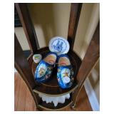 Wooden shoes, decorative items