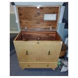 Lane Cedar Chest with bottom drawer