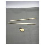 Chopsticks / elephant
