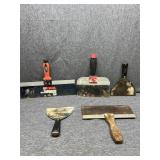 Taping knives, putty knives