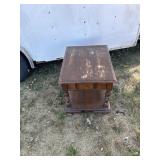 One drawer end table