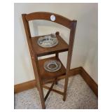 Two tier smoking stand