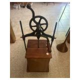 Metal butter chain 'the easy company, St. Louis'