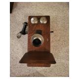 Oak wall telephone: Western electric company b