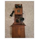 Oak wall telephone :  independent system