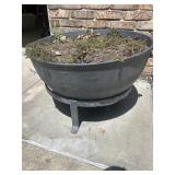 Cast iron kettle with Spider ( has drain hole) -