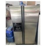 Whirlpool Side x side refrigerator with water &