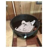 Large cast iron kettle - 26' round