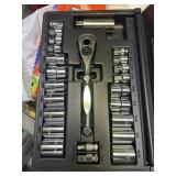 Oï¿½Ratchet socket set in case - standard & metric