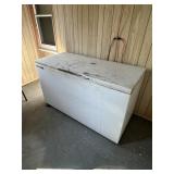 Signature Deluxe 23 Chest Freezer
