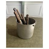 Aluminum pale with various knives