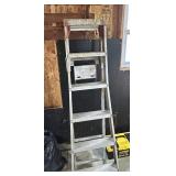 Aluminum ladder