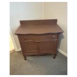 Painted wash stand with stuck drawers