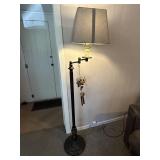 Floor lamp with bumble bee chimes