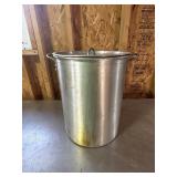 Large aluminum cooking pot with lid