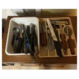 Silverware and knives - 2 containers