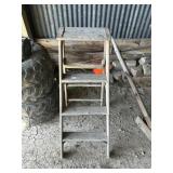 2 Wooden step ladders