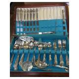 Rogers Brothers Silverware: box is not good