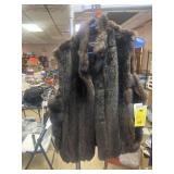 Donna Salyersï¿½ Fabulous Furs - Fur Sable size