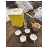 Sugar Canister, 4 Mini tea cups & teapot, mini