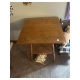 Square lamp table