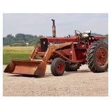 1967 Farmall 706 Tractor with Great Bend 800 Loader