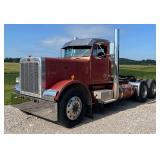 1983 Peterbilt 359 Semi Truck