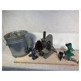 Press 2-Vice Pulley with Bucket