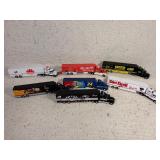 1:64 Collection  Race Transporters Du Pont Texaco