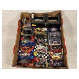 18 Nascar 1:64 Scale