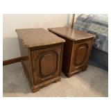 Pair of end tables Pair of end tables