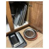 Assorted bakeware Assorted bakeware