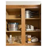 Assorted kitchen items Assorted kitchen items