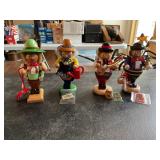 Nut crackers