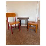 Childï¿½s Chair & Stools