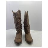 Dot's Boots Women's Size 9 Camel