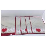 4 Place Mats with Matching Table Runner