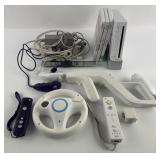 Nintendo Wii consol, controllers, cords & 3 games,