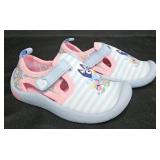 Girl's size 7/8 Bluey shoes