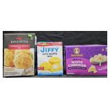Red Lobster cheddar bay biscuit mix 45oz. Jiffy