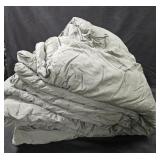 Bedding out of package: green comforter size