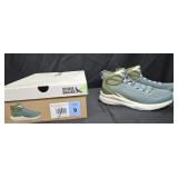 Women's size 9 Eddie Bauer outdoor boots