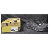 Men's size 13 Skechers Swift-fit shoes