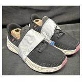 Skechers Ladies Size 7.5 Sneakers