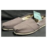 Womenï¿½s Toms Classic Ash Canvas shoes, size 6.5