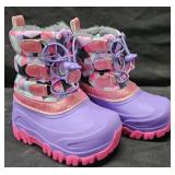 Girl's size 7/8 snow boots