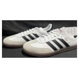 Adidas Samba soccer shoes, size 9.5 menï¿½s & 10.5